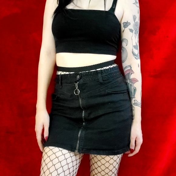 Black denim skirt - Picture 2 of 4